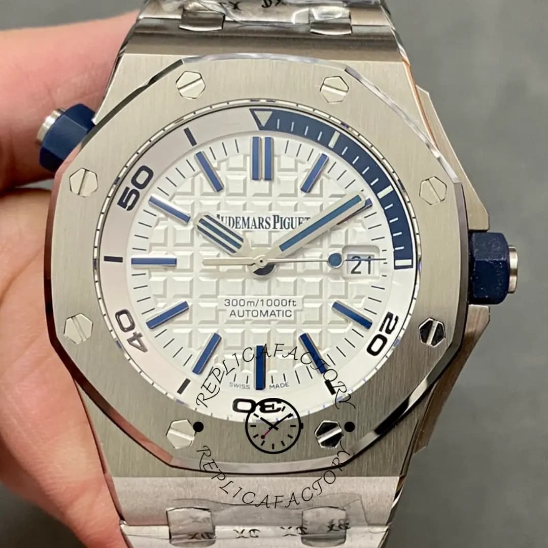 AP Replica 15710ST.OO.A010CA.01 Royal Oak Offshore Diver 42 White Dial — view 1