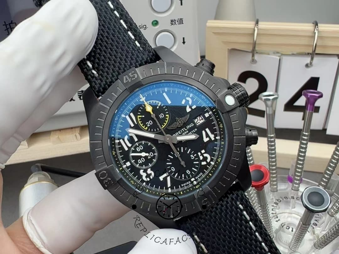 Breitling Avenger Auto Chrono V13317101B1X1 45mm Replica — view 1