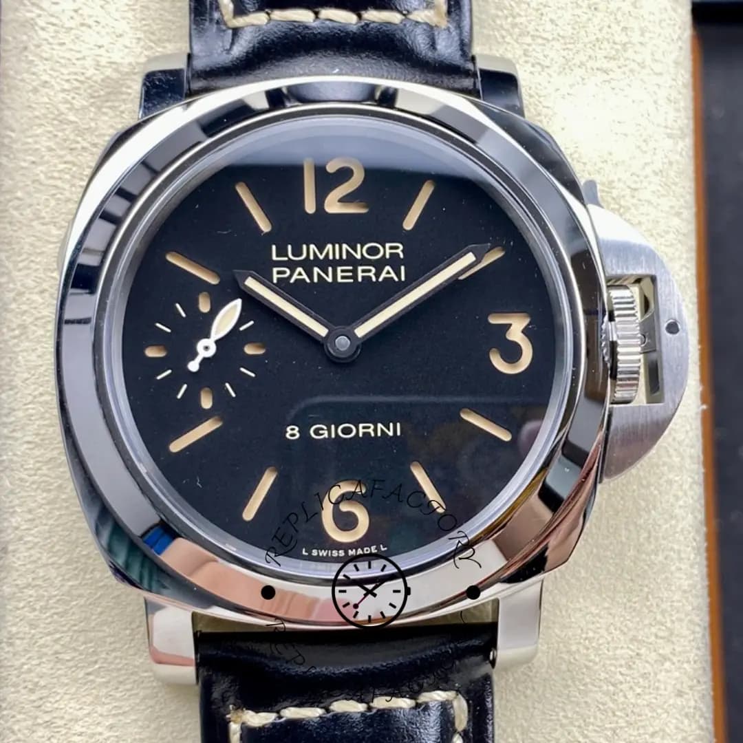 Panerai PAM00915 Replica Luminor Base 8 Giorni 44mm Black Dial — view 1