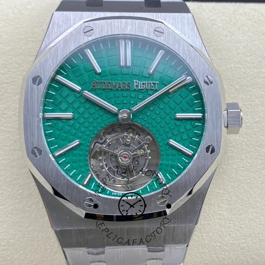 AP Replica Royal Oak Flying Tourbillon Titanium 26534TI.OO.1220TI.01 Green Dial — view 1