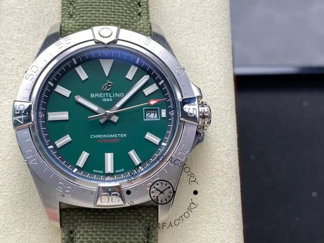 Breitling Avenger Automatic A17328101L1X1 42mm Replica — view 1