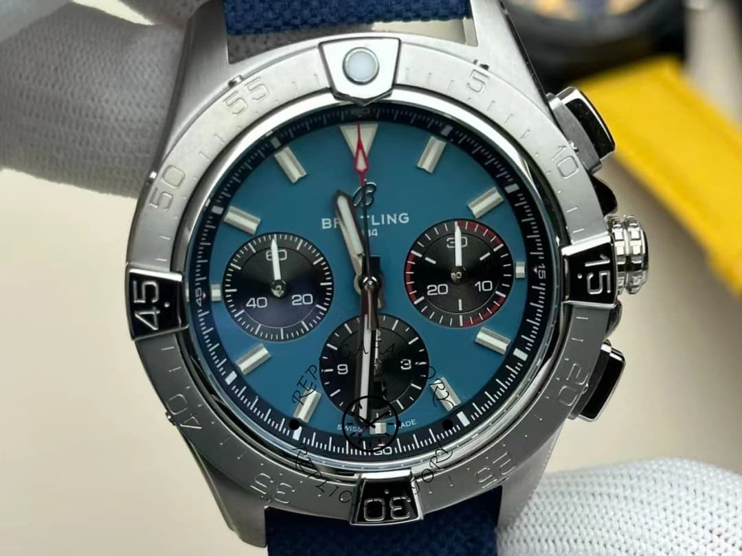 Breitling Avenger B01 Chronograph 44 Replica Automatic Men's Watch AB0147101C1X1 — view 1