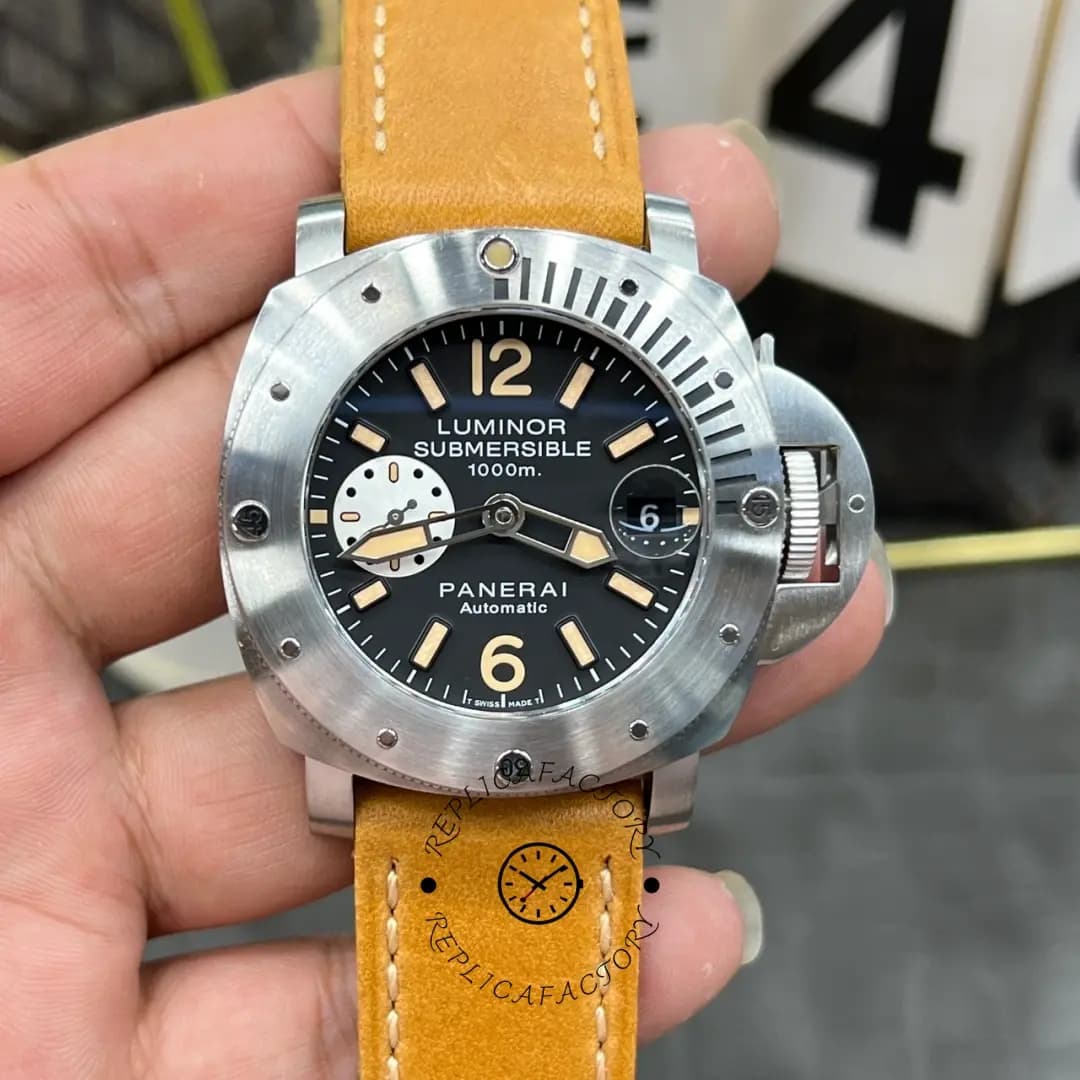 Panerai Luminor Submersible 1000m PAM00064 Automatic 47mm Replica Leather Strap — view 1