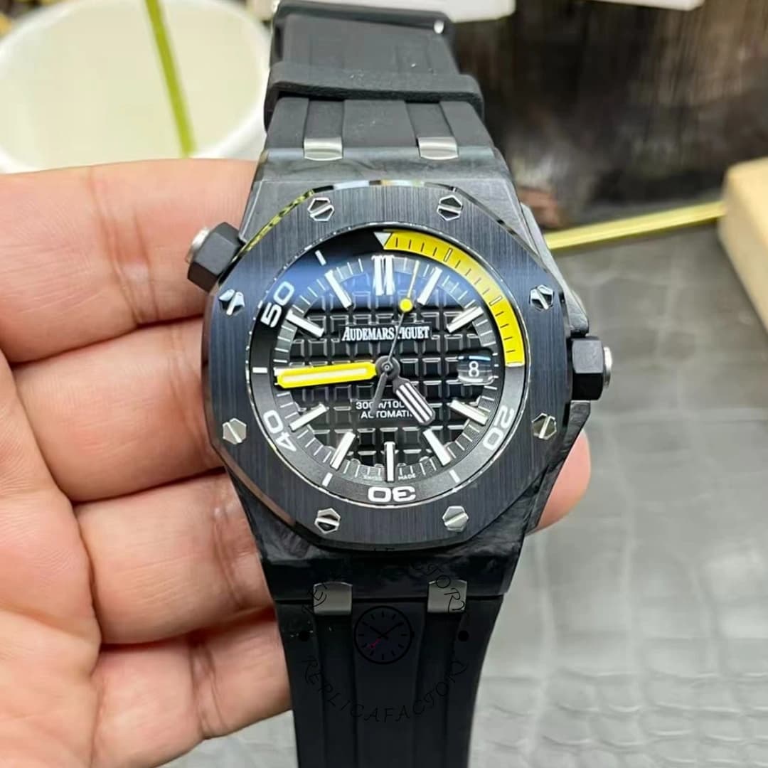 AP Royal Oak Offshore Diver 42 15706AU.OO.A002CA.01 Replica Forged Carbon Men's Watch — view 1