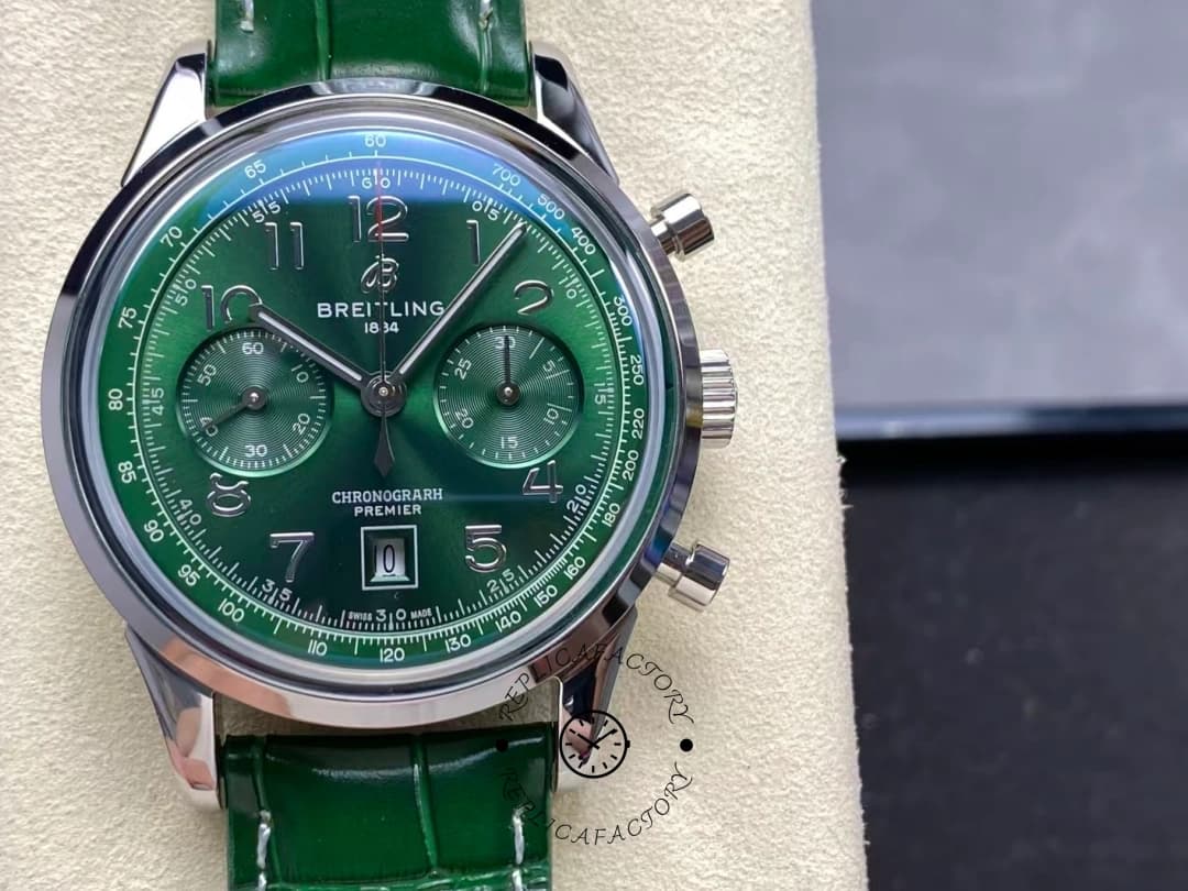 Breitling Premier B01 42mm Green Dial AB0145371L1P2 Replica — view 1