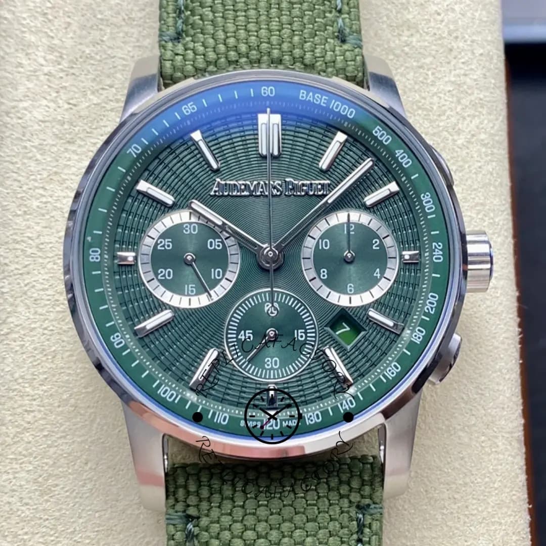AP CODE 11.59 Chronograph Collection 1:1 Clone 26393ST.OO.A056KB.01 Green Dial — view 1
