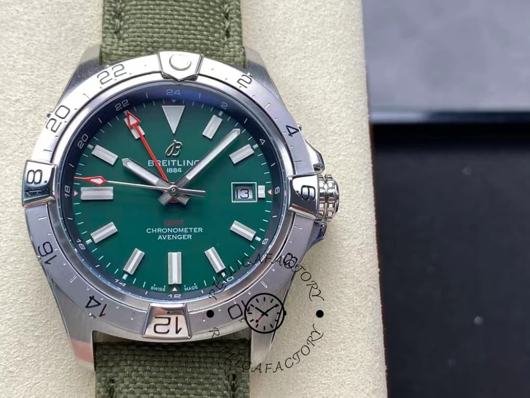 Breitling Avenger Automatic Gmt A32320101B1X1 Green Dial Replica — view 1