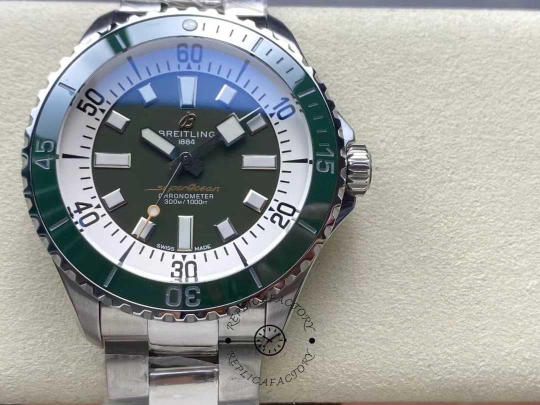 Breitling Superocean Automatic 44 Replica A17376A31L1A1 Stylish Men's Green Watch — view 1