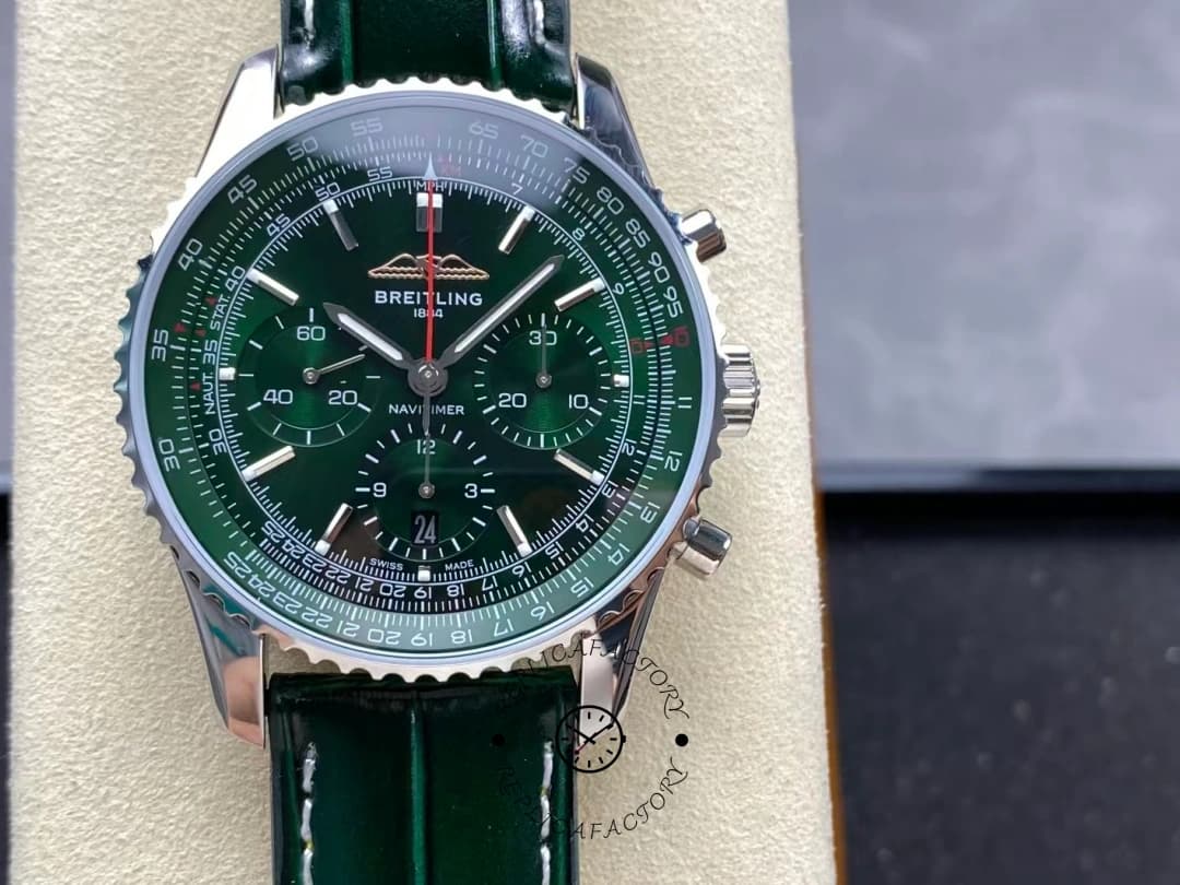 Breitling Navitimer B01 Chronograph AB01382B1L1P1 43mm Green Strap Replica — view 1