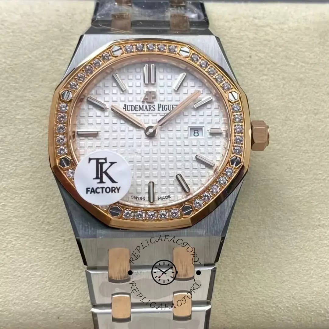 AP Royal Oak 67651SR.ZZ.1261SR.01 Quartz 33 1:1 Clone Two-Tone Lady — view 1
