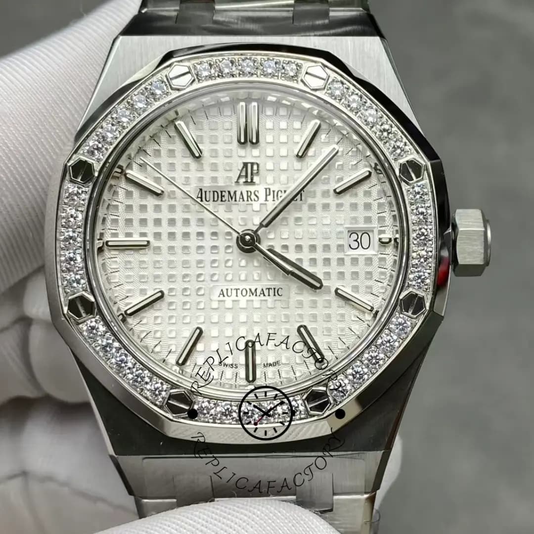 AP Royal Oak 37 Diamond-Set 15451ST.OO.1256ST.01 Automatic 1:1 Clone — view 1