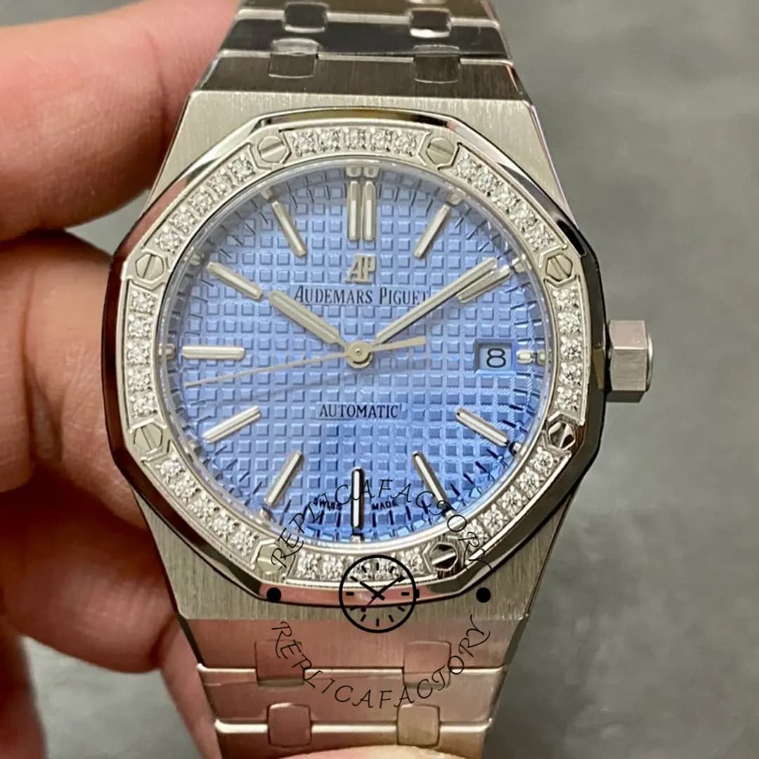 Replica AP Royal Oak 37mm Diamond-Set 15551ST.ZZ.1356ST.04 Light Blue Dial — view 1