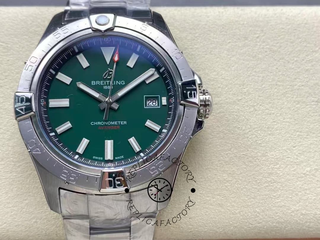 Breitling Avenger Automatic A17328101L1A1 42mm Replica — view 1