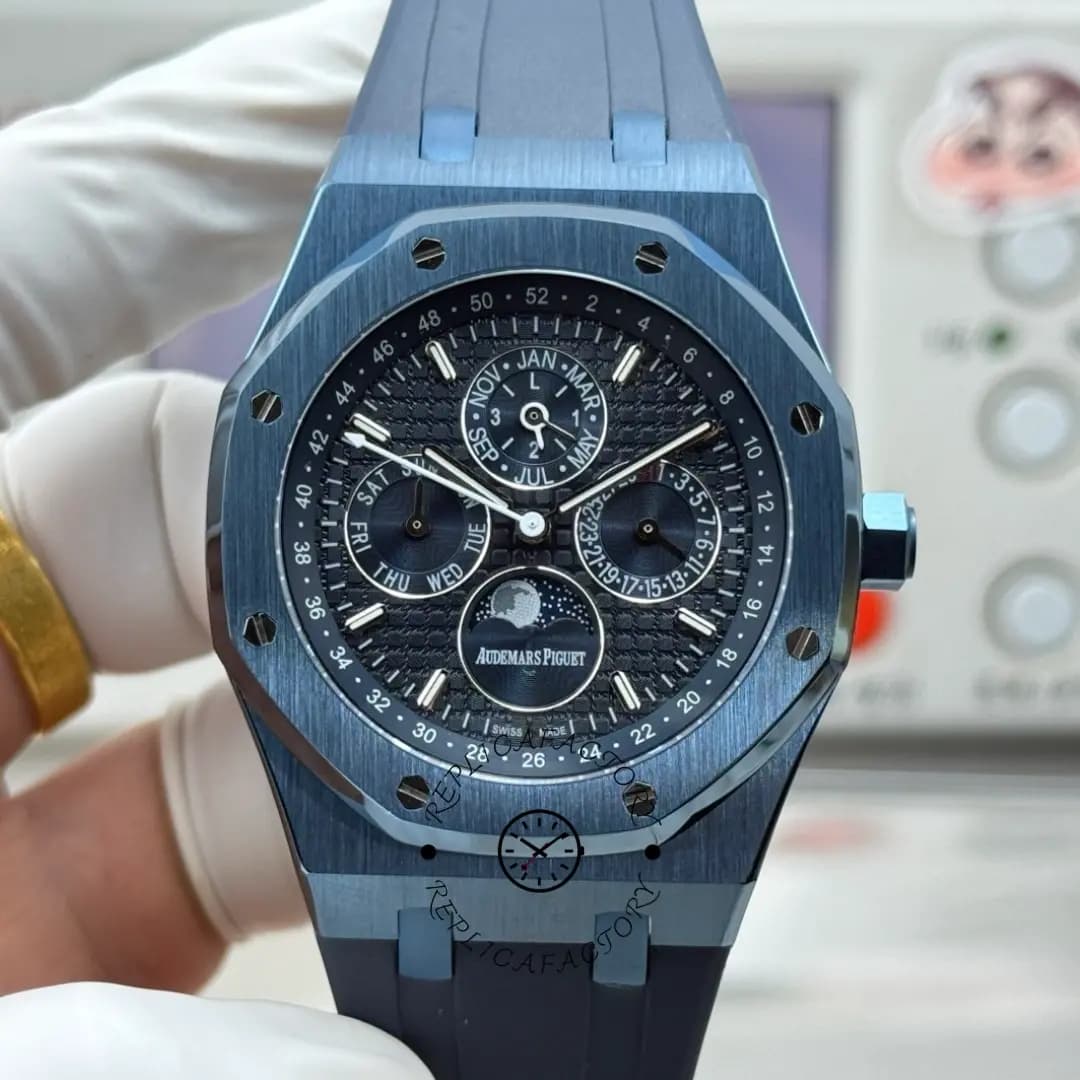 AP 26579CS.OO.1225CS.01 Royal Oak 41MM Blue Rubber Strap 1:1 Clone — view 1
