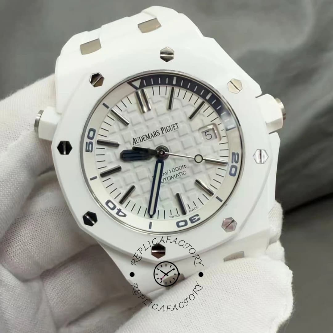 AP Royal Oak Offshore Diver 42 White Rubber 15707CB.OO.A010CA.01 Replica — view 1