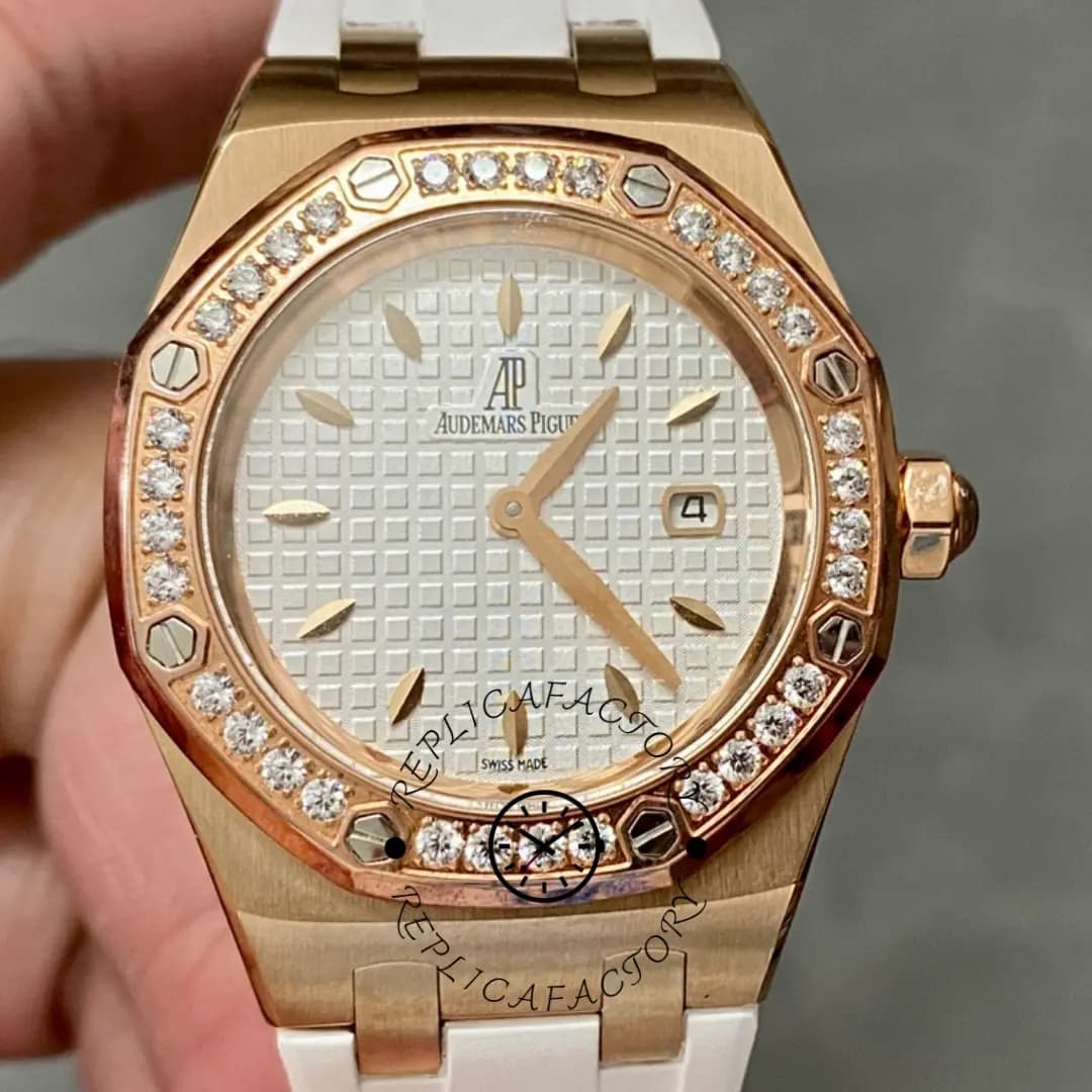 AP Royal Oak 33MM Women's Watch 67621OR.ZZ.D010CA.01 1:1 Clone White Rubber — view 1