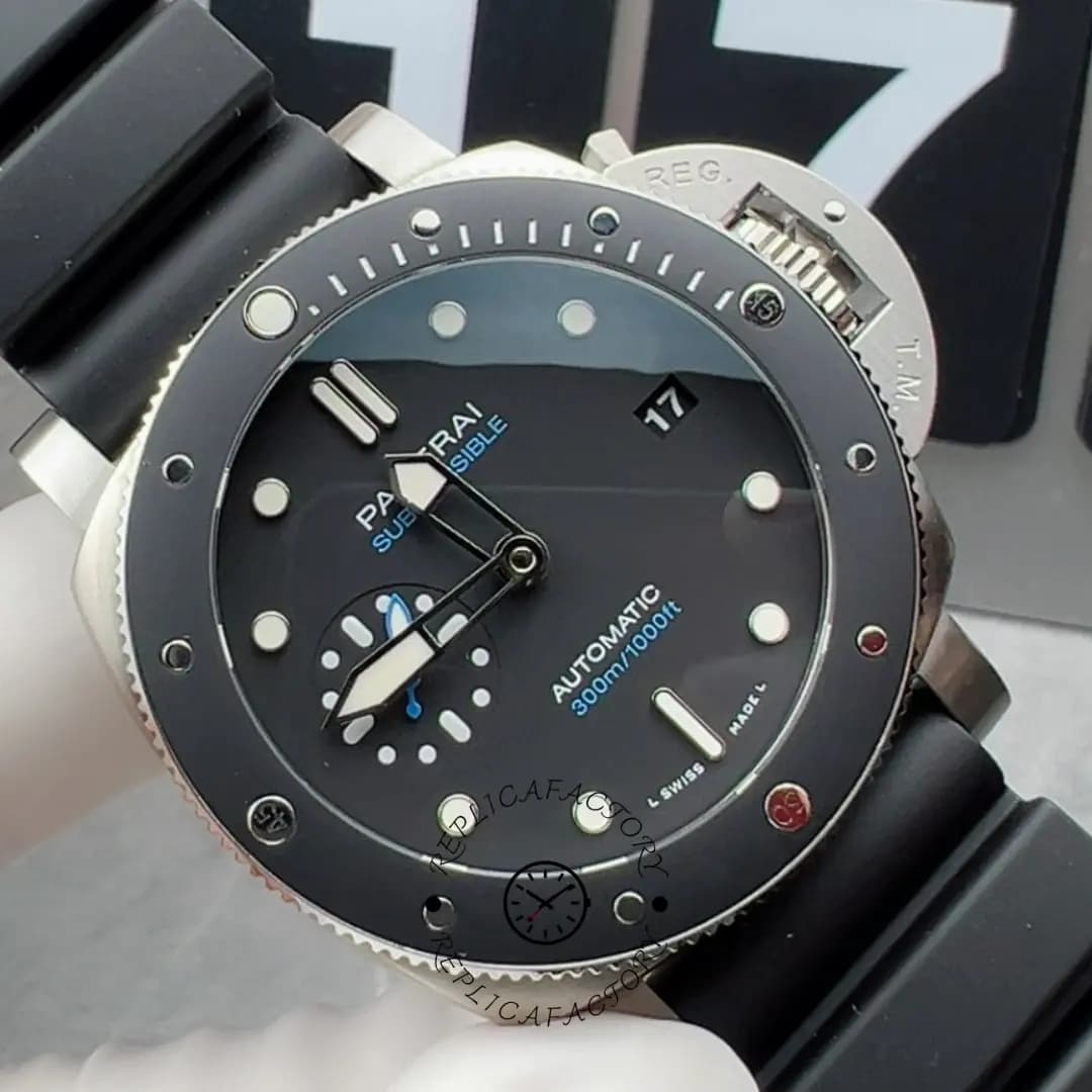 1:1 Clone Panerai Submersible PAM01683 Automatic Black Dial 42 Steel Case — view 1