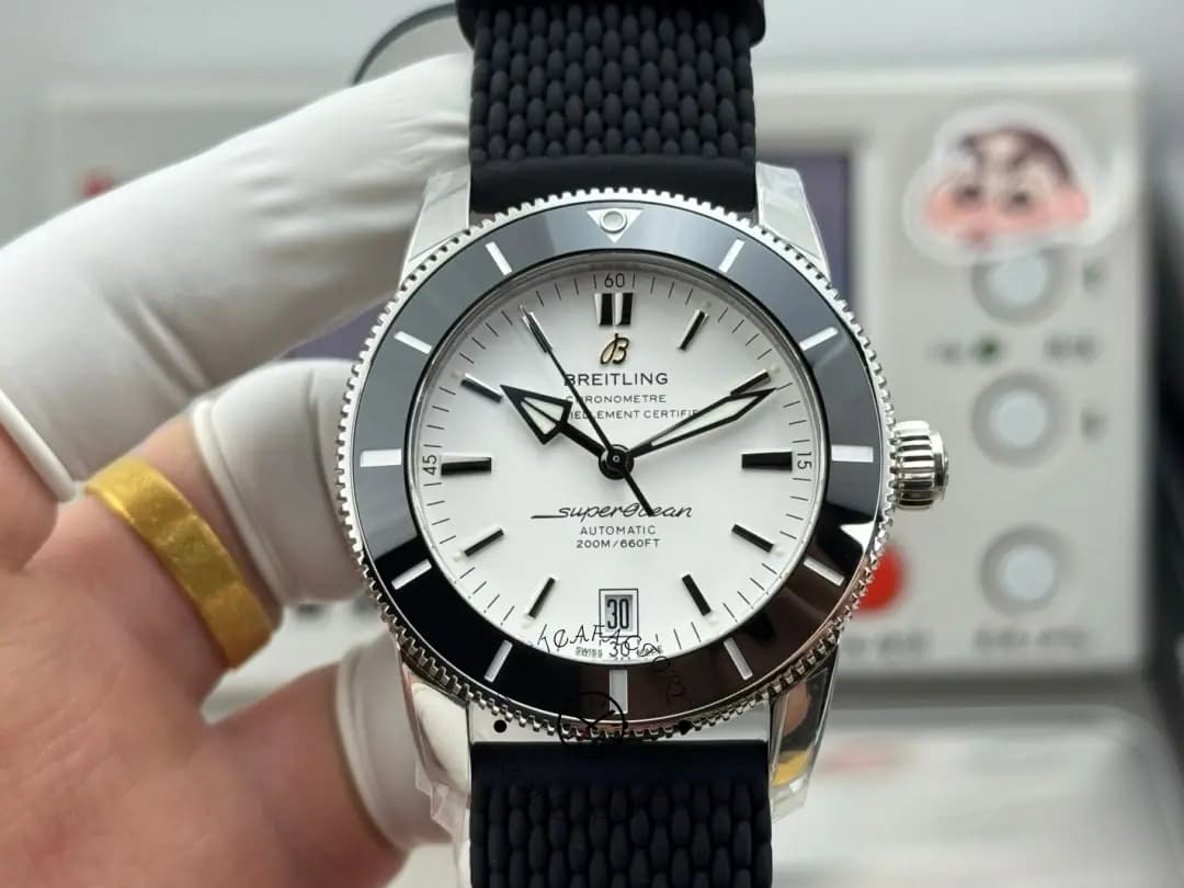 Breitling Superocean Heritage Replica 42MM AB201012/G827/278S/A20S.1 Silver Dial — view 1