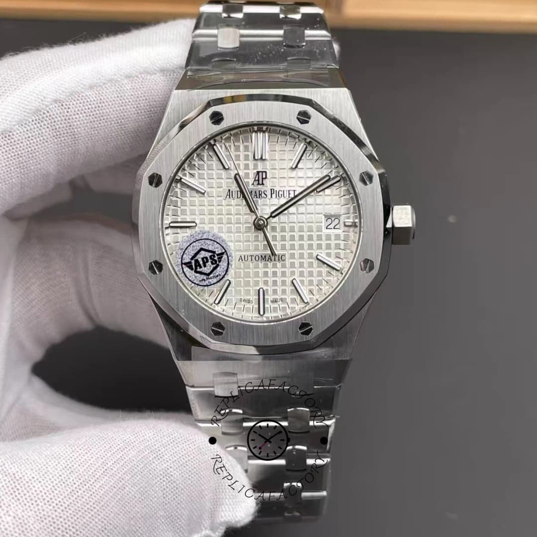 AP Royal Oak Date Watch 15450ST.OO.1256ST.01 Replica Silver Dial — view 1