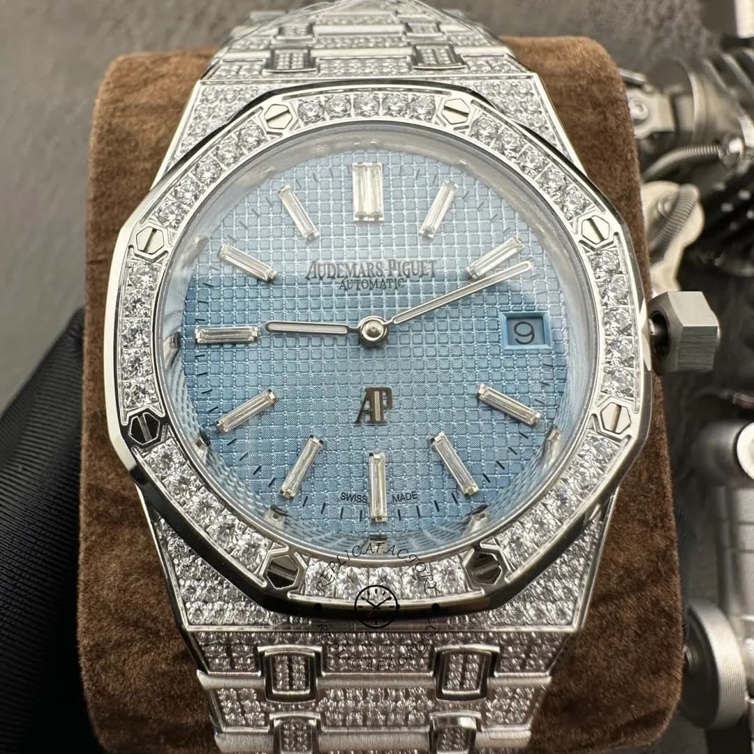 AP Royal Oak Offshore 15202BC.ZZ.1241BC.02 Replica 39 Ice Blue Dial — view 1