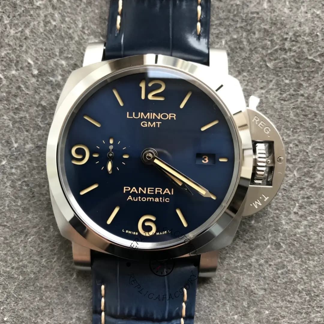 High Quality Panerai PAM01033 Replica Luminor GMT Automatic Blue Dial — view 1