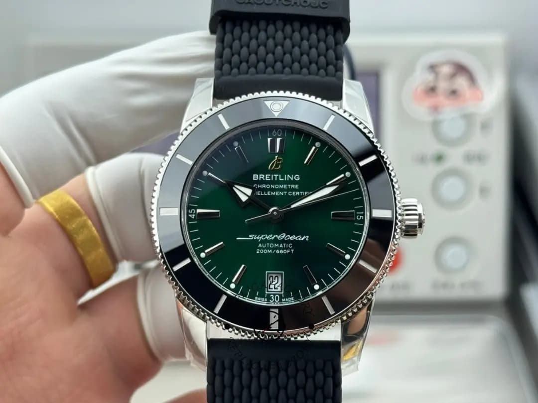 Breitling Superocean Heritage 1:1 Clone 42 Ceramic Green Dial AB2010121L1S1 — view 1