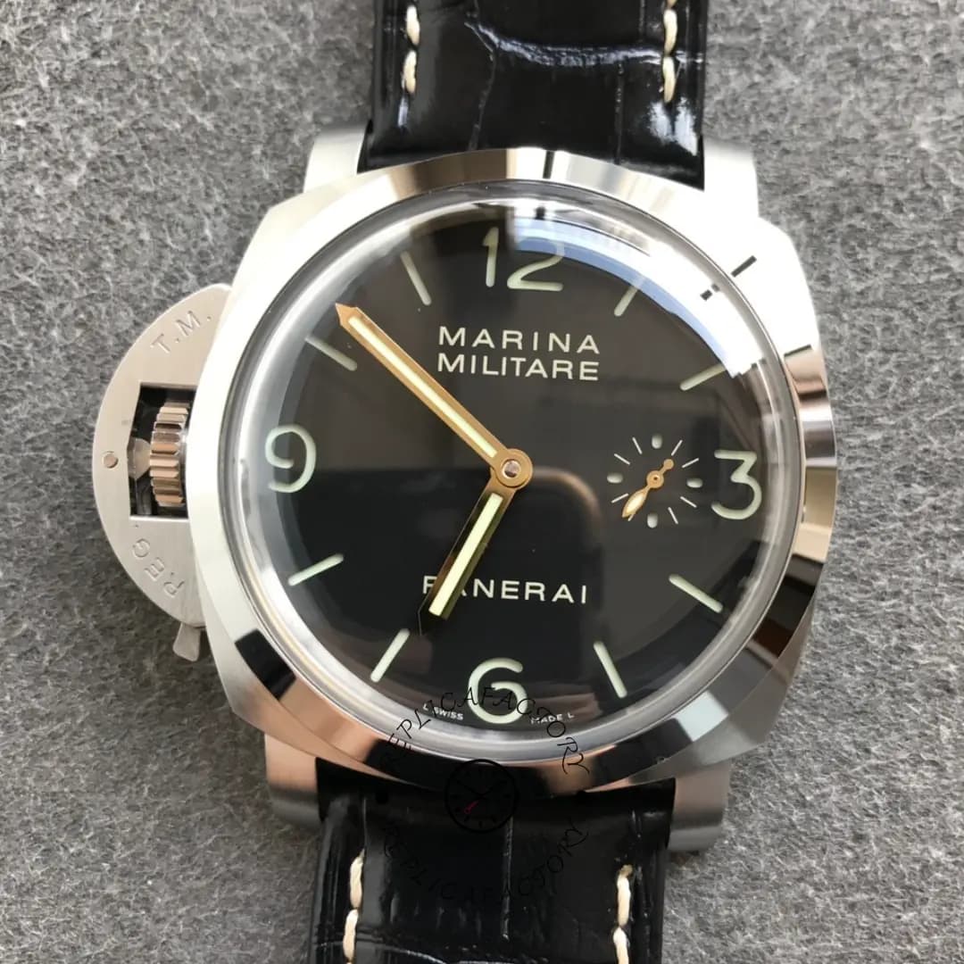 Classic Panerai Luminor Marina Militare PAM00217 Replica 44mm Steel Leather Strap — view 1