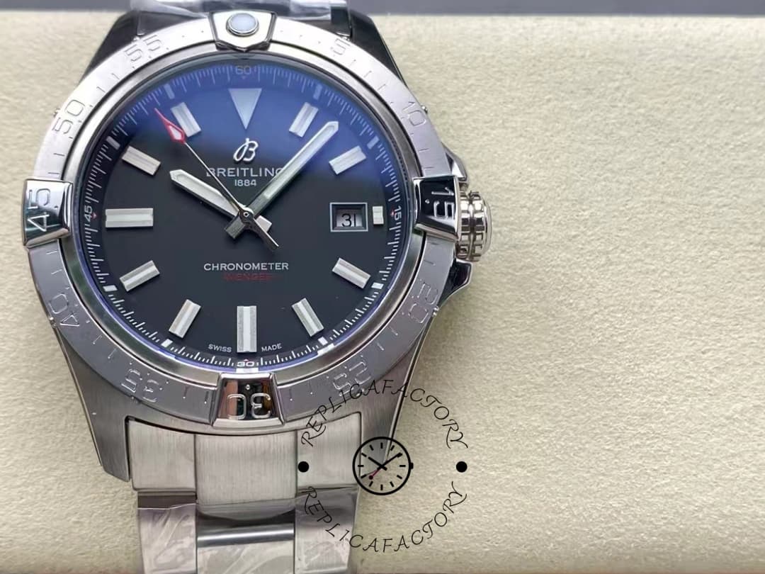 Breitling Avenger Automatic A17328101B1A1 42 Black Dial Replica — view 1